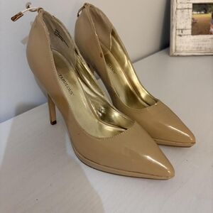 JustFab Tan and Cream Patent Leather Pointed-toe Heels